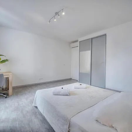 Apartment 3 Pieces Spacieux Plages Du Midi - A2b245 Cannes